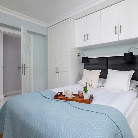 Air Conditioned In Cracow With Parking, Desk And Bathtub By Renters