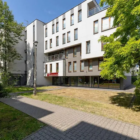 شقة Air Conditioned In Cracow With Parking, Desk And Bathtub By Renters