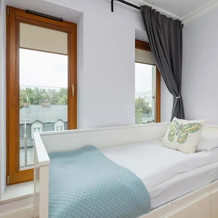 Air Conditioned In Cracow With Parking, Desk And Bathtub By Renters Krakau